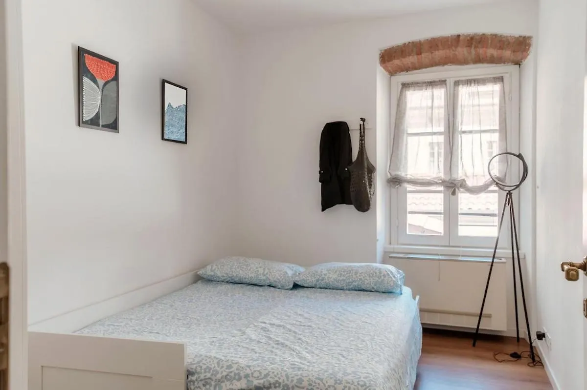 Daisy Flower Apartment - The House Of Travelers Como