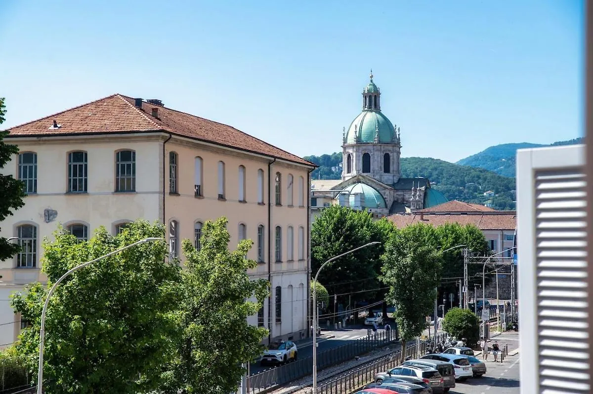 Daisy Flower Apartment - The House Of Travelers Como Italien