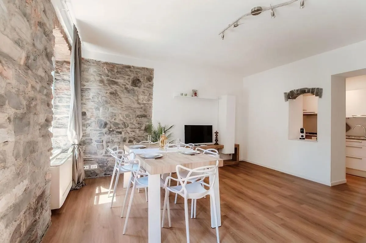 Daisy Flower Apartment - The House Of Travelers Como Italia