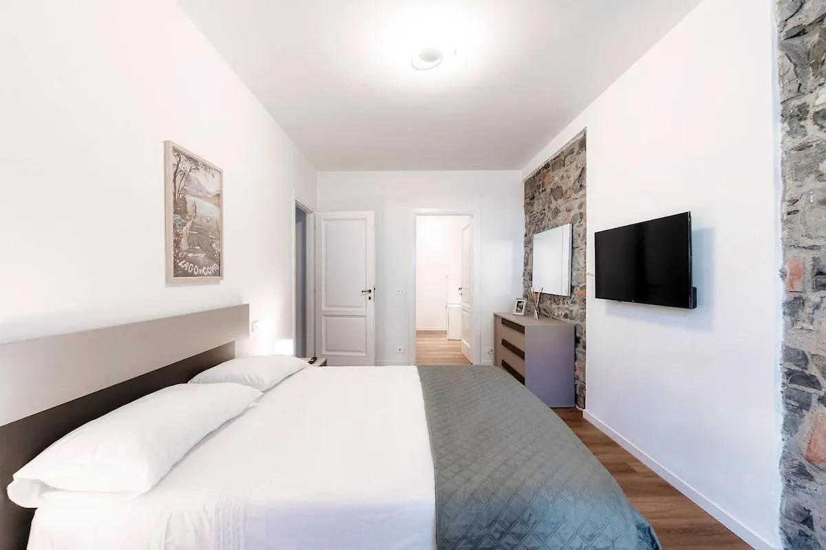 Daisy Flower Apartment - The House Of Travelers Como