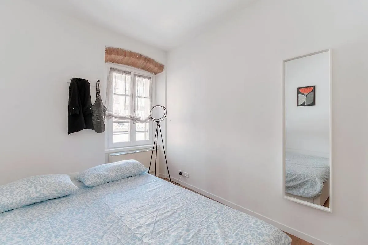 Daisy Flower Apartment - The House Of Travelers Como