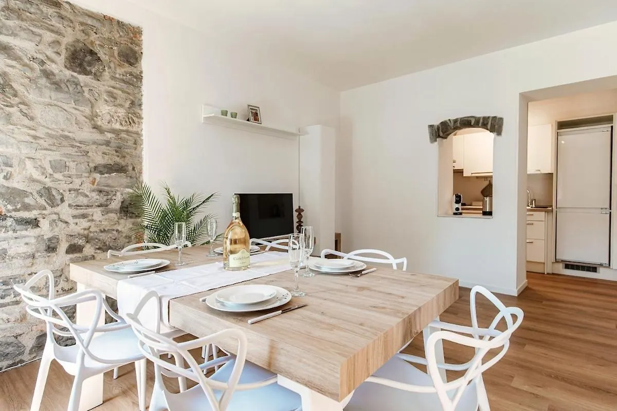 Daisy Flower Apartment - The House Of Travelers Como