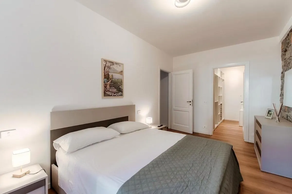 Daisy Flower Apartment - The House Of Travelers Como