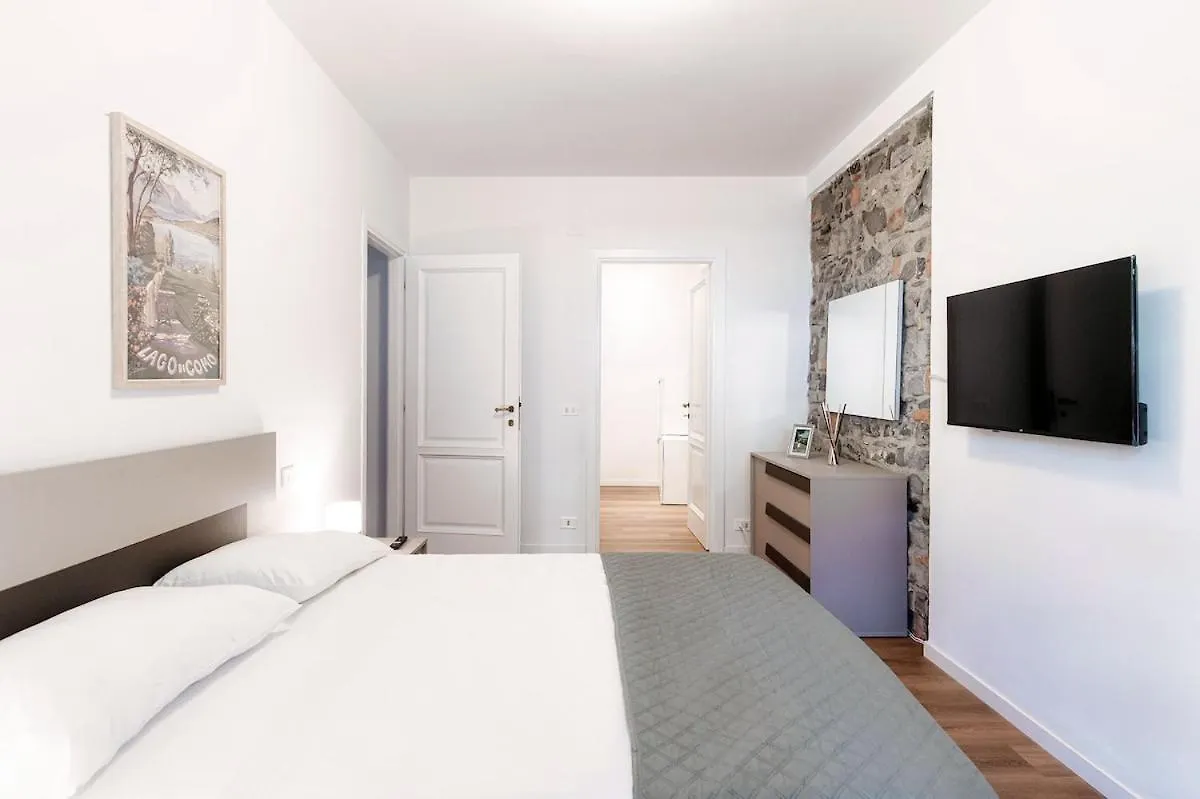 Daisy Flower Apartment - The House Of Travelers Como