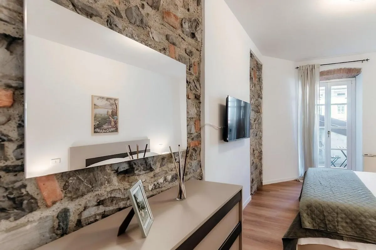 Daisy Flower Apartment - The House Of Travelers Como